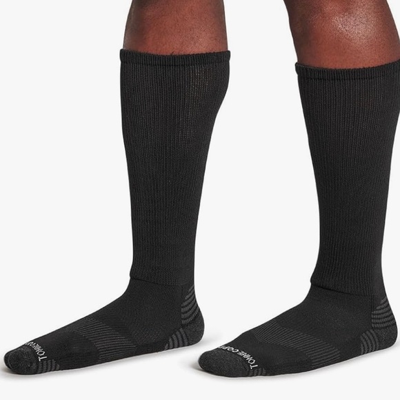 Tommie Copper Women’s 4 Pack Performance Compression Over the Calf Socks - Picture 2 of 5